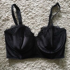 New Black Velvet & Lace Victoria’s Secret Bra